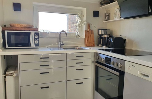 Nieby House | Cozy Oceanfront Escape for 4 Guests in Nieby