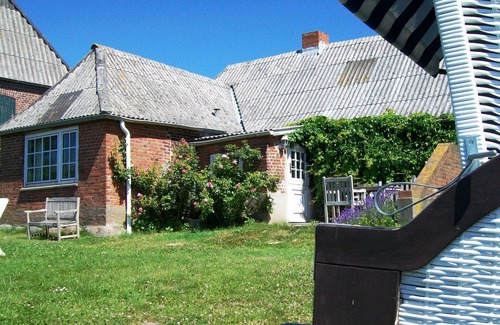 Nieby House | Cozy Oceanfront Escape for 4 Guests in Nieby