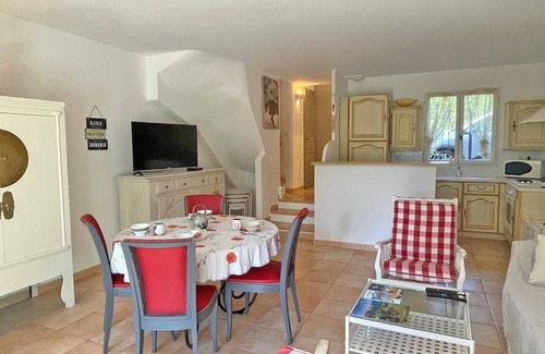 Sainte-Maxime House | House for 4 people - Air conditionning - Residence pool - Private garden - WiFi - Sainte Maxime