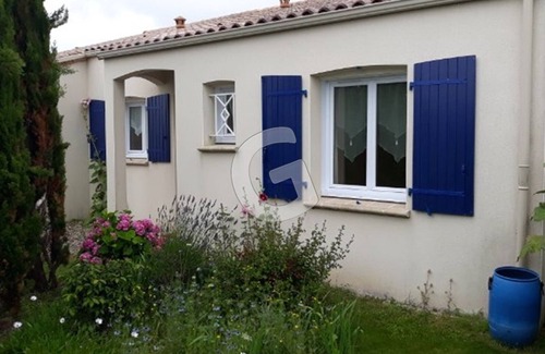 Angles House | Villa Angles: Ideal 2-Bedroom Retreat for Families