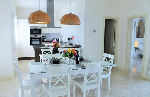 Geafond House | Ideal Retreat for 5 Near the Beach with Spa & Breakfast