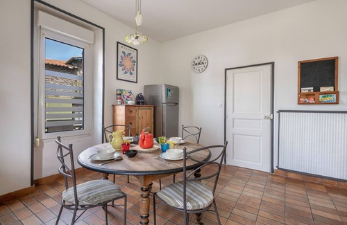La Bernerie-en-Retz House | Cozy House for 6 near Beach with Ocean View & Breakfast