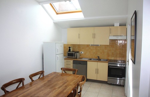 Pont Rousseau Villa | Cozy Villas for 6 in Scenic Nantes with Pool & Spa
