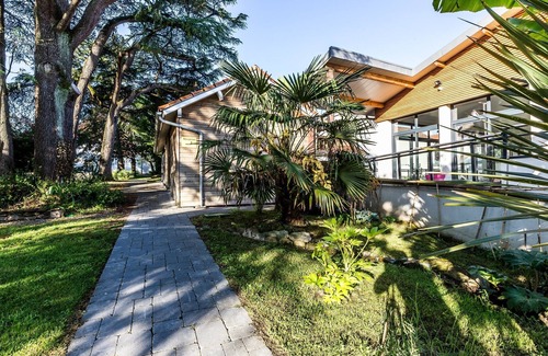 Pont Rousseau Villa | Cozy Villas for 6 in Scenic Nantes with Pool & Spa