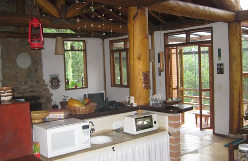 Goncalves Cottage | Cozy Mountain Retreat for 6 with Fireplace & Spa