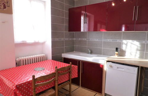 Sarlat-la-Caneda House | Spacious Apartment for Families with Shared Heated Pool