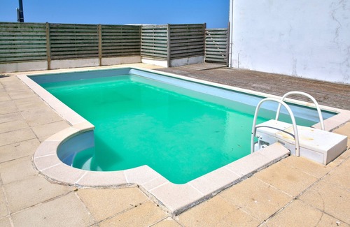 Penmarch Ski Chalet | House for 8, sea view and swimming pool, Penmarch