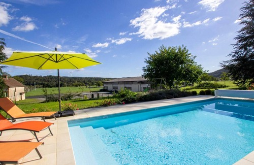 Montignac Cottage | Ideal Gite Montignac: 4 Bedrooms, Pool & Pet Friendly