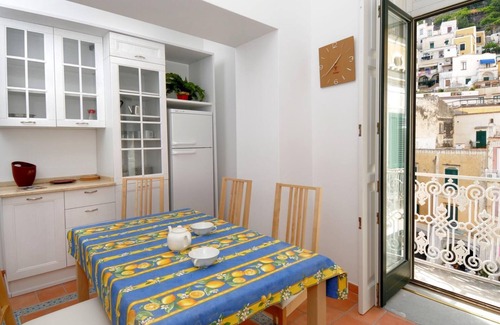 Atrani Apartment | Ideal Family Retreat with Terrace and Ocean Views in Amalfi
