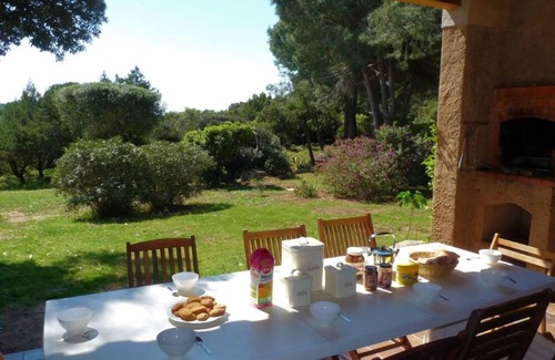 Pianotolli-Caldarello House | Idyllic House for 10, Steps from the Ocean with Great Views