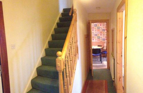 Kilmarnock House | Ideal Stay for Groups & Contractors in Kilmarnock
