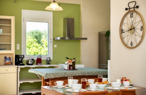 Piperitsa House | Relaxing Retreat for Families and Nomads in the Countryside