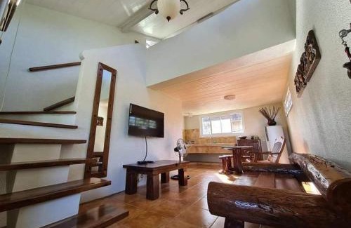 Mendez Crossing West House | House for Rent in Tagaytay Patio Elisabel