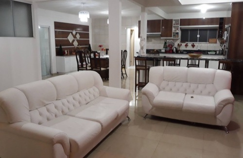 Santinho House | Seasonal Guest House with Spa Amenities and Great Reviews
