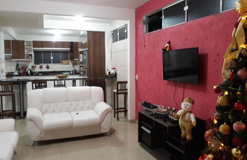Santinho House | Seasonal Guest House with Spa Amenities and Great Reviews