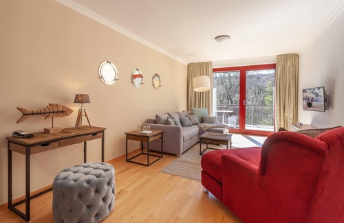 Lohme Apartment | Cozy House Fore Apartment with Ocean View & Pool Access