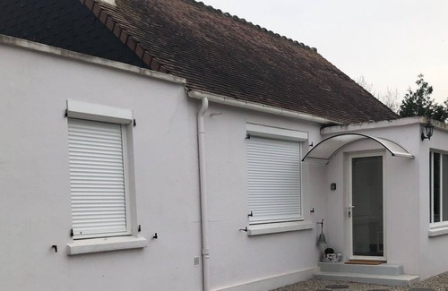 Houesville House | House