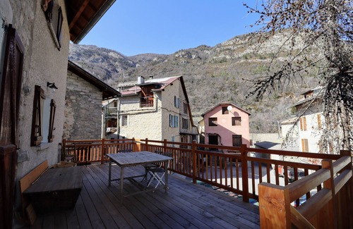 Colmars House | Experience Comfort at Our House with Breakfast & Family Amenities