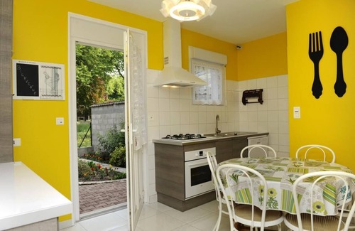 Mery-sur-Seine House | Cozy House with Spa, Kitchen & Family-Friendly Amenities