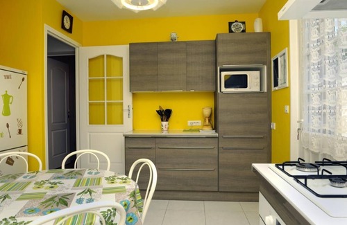 Mery-sur-Seine House | Cozy House with Spa, Kitchen & Family-Friendly Amenities