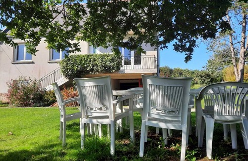 Plougasnou House | Pet-Friendly House with Kitchen & Perfect 10/10 Rating