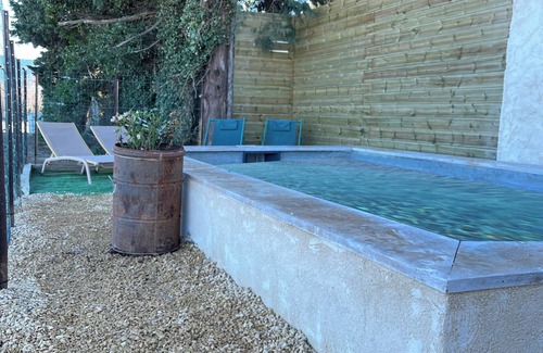 Sablet House | Family-Friendly House: Enjoy Pool, Spa & Kitchen Amenities