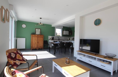 Saint-Jean-de-la-Riviere Cottage | House near beach with 4 bedrooms and bikes available