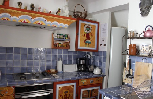 Saint-Martin-de-Castillon House | Inviting St Martin de Castillon House with Pool & Breakfast