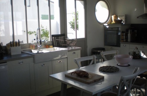 La Couarde-sur-Mer House | Charming Retreat in Couarde sur Mer with Pool & Kitchen