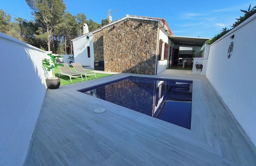 L'Escala House | Inviting House with Private Pool & Boat Rental Option