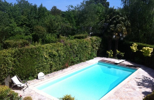 Bougival House | Beautiful House with Garden Pool Near Paris & Versailles