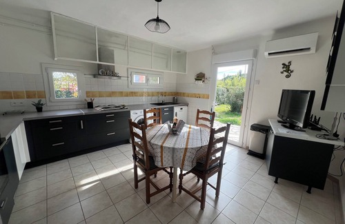 Puget-sur-Argens Cottage | Guest Rated 10/10: Campagne les Oliviers with Pool & Garden