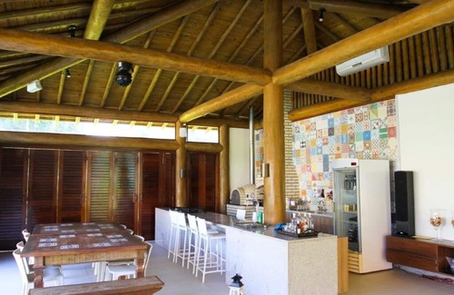 Praia do Forte House | House Grav Super Bonita: Oceanfront Bliss Steps from Beach