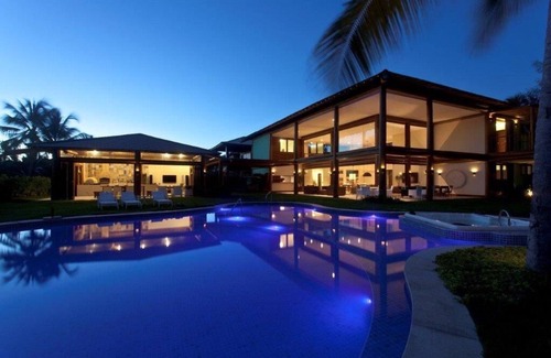 Praia do Forte House | House Grav Super Bonita: Oceanfront Bliss Steps from Beach