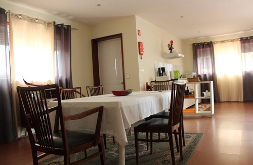 Esmoriz Villa | Family-Friendly HOUSE GREEN LAGOON: Beach, Pool & WiFi