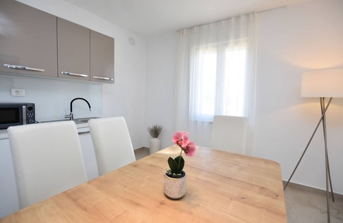 Primosten House | House Gruja in Primosten: Oceanfront Bliss Awaits You