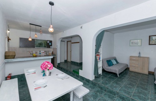 Tkon House | Pet-Friendly House Hacienda Stoerman with Ocean Views