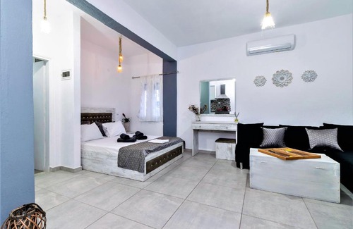 Sithonia Apartment | Cozy House Haratsi with Oceanfront Views & Child-Friendly Amenities