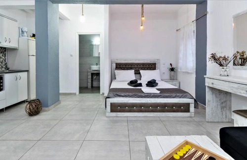 Sithonia Apartment | Cozy House Haratsi with Oceanfront Views & Child-Friendly Amenities