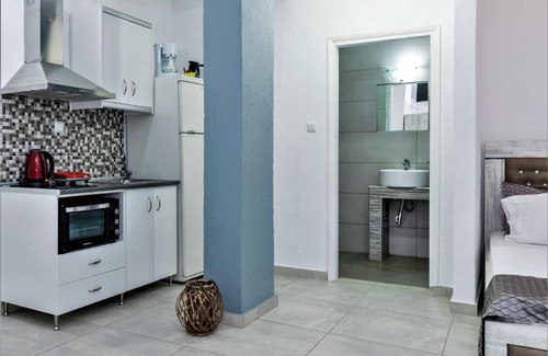Sithonia Apartment | Cozy House Haratsi with Oceanfront Views & Child-Friendly Amenities
