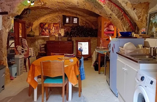 Saint-Jean-de-Bueges House | Idyllic House in a Historic Village with Pool & Breakfast