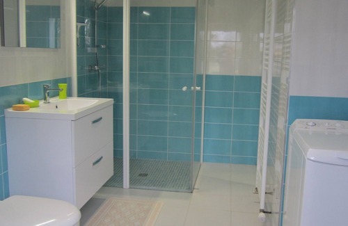 Coutras House | Tranquil House in Lush Green Surroundings with Family-Friendly Amenities