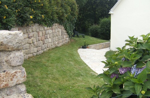 Douarnenez House | Scenic House for 2-4 Guests with Oceanfront Amenities