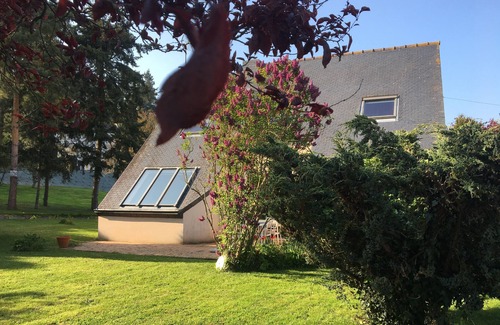 Langueux House | Peaceful Retreat in Bay of St Brieuc with Ocean View
