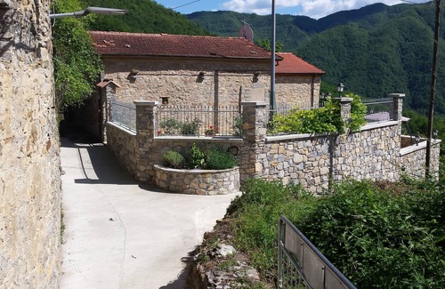 Comano House | Tranquil Tuscan Retreat with Private Pool & Scenic Views