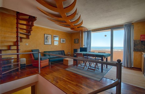 Aguda House | Oceanfront House in Aguda Beach: Rated 9/10 by Guests