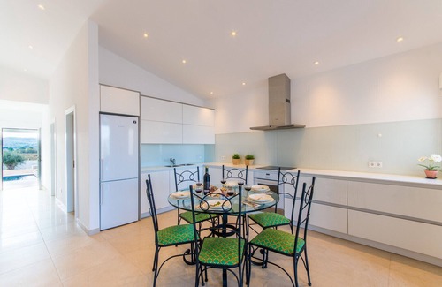 Alcudia Ski Chalet | Discover House in Alcudia Can Micalo by the Sea - Rated 9.8