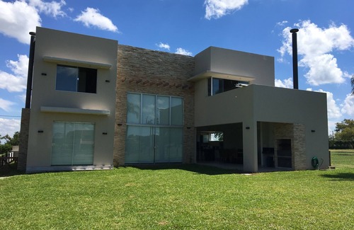 San Bernardino Villa | Relaxing Retreat at Aqua Village in San Bernardino