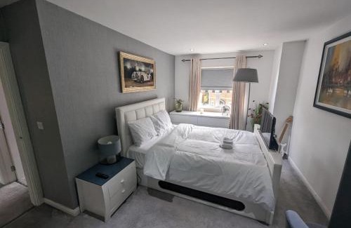 Belfast House | Relaxing Retreat in Belfast with Hot Tub, Rated 9.3/10