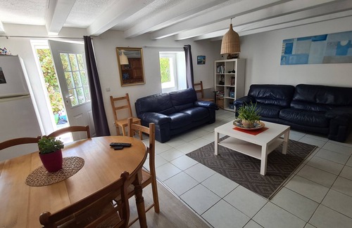 Bangor House | Family-Friendly House in Belle Ile with Bikes Included